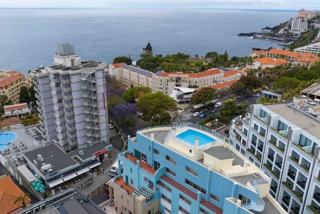 شقة By The Sea III Lido - Com Piscina فونشال المظهر الخارجي الصورة